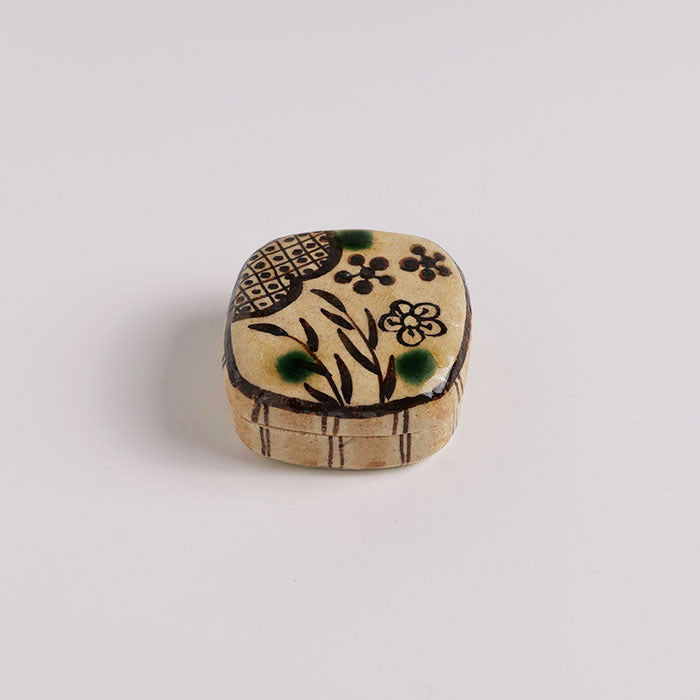 香合「織部」 – 中村茶舗