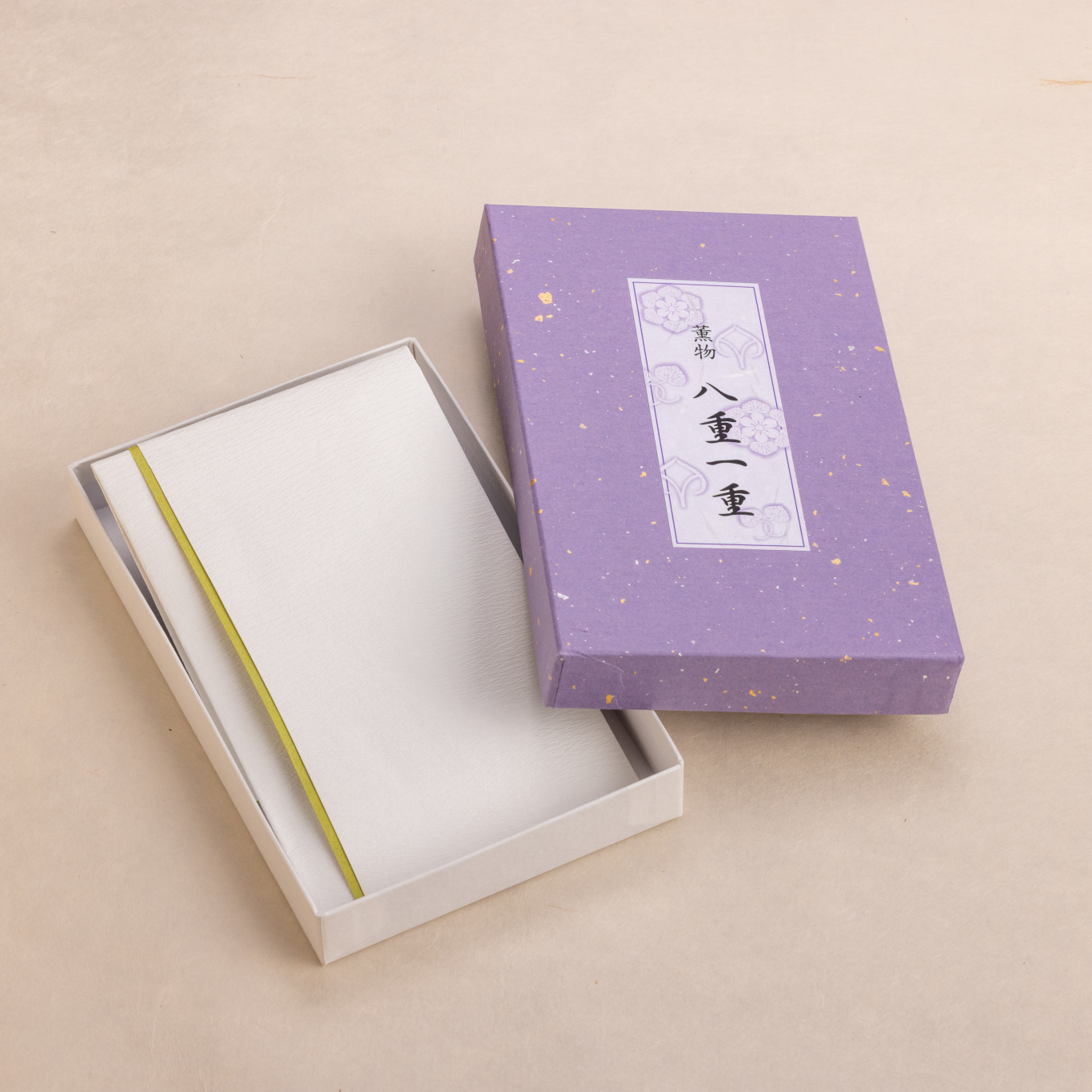 山田松香木店　煉香「八重一重」（やえひとえ）