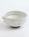 片口茶碗　粉引